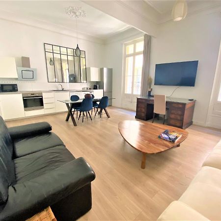Sur Le Vieux Port: T3 De 80M2, Chic Et Confortable Marseille Luaran gambar