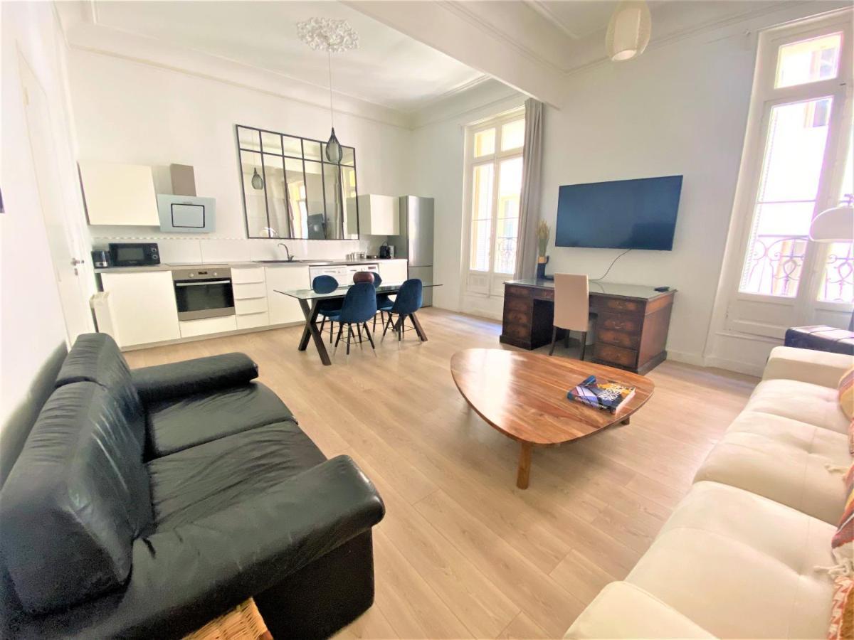 Sur Le Vieux Port: T3 De 80M2, Chic Et Confortable Marseille Luaran gambar